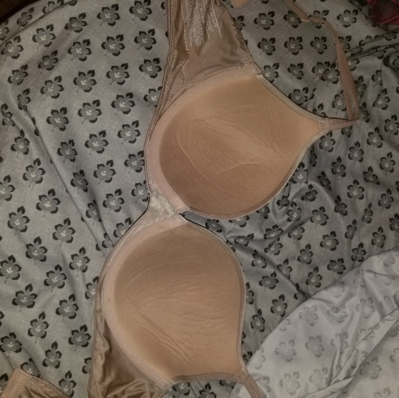 Victoria's Secret Nude Bra - Picture 2 of 4
